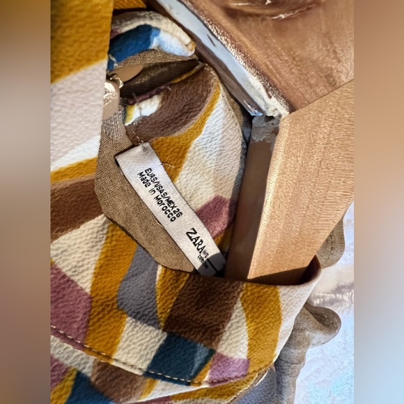 Zara - Picture 3 of 3